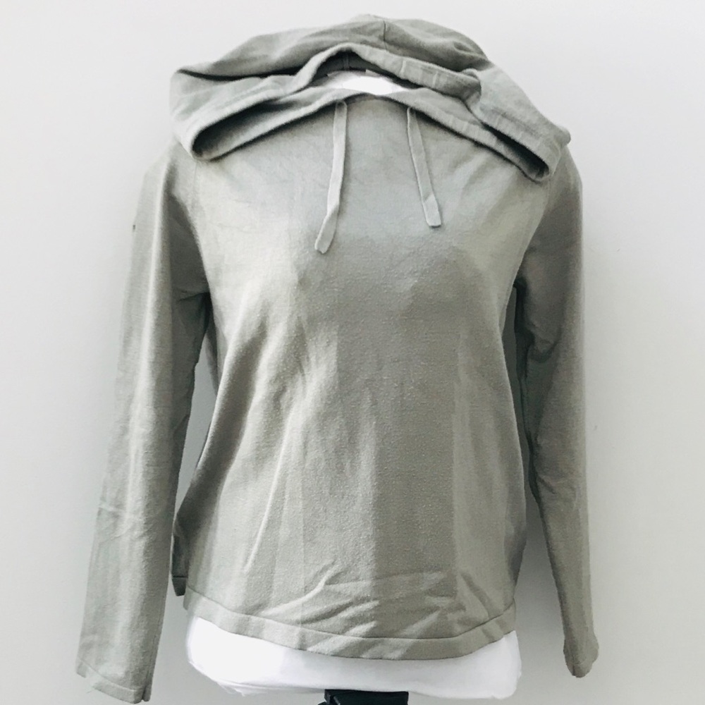 Forever21 long sleeve hoodie sweater
